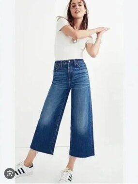 Madewell Wide Leg Crop Jeans with Raw Hem - size 28
